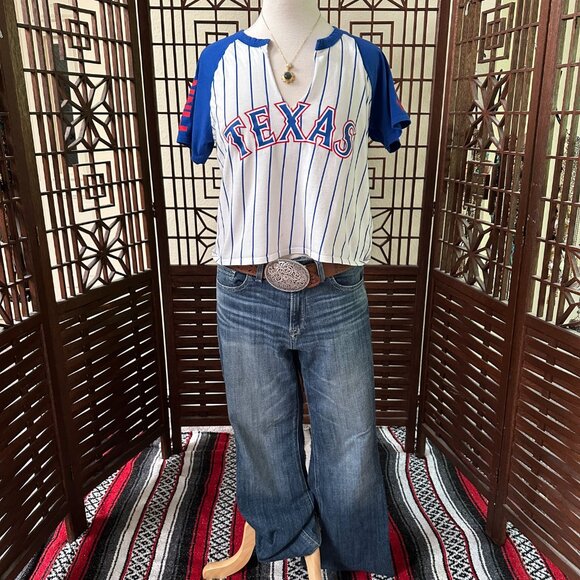 Lot of 3 Texas Themed Women's T shirts Longhorns Rangers Deep Ellum M/L - Picture 4 of 11